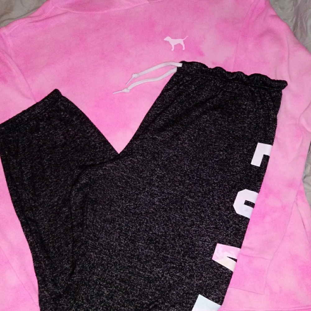 VS Pink - Picture 4 of 8